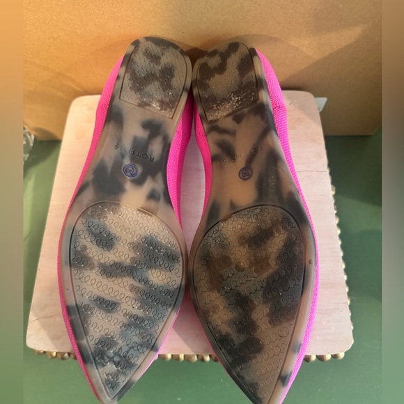 Rothys The Point Ballet Flat Dragon Fruit Pink Size 10 Womens EUC - Picture 7 of 8
